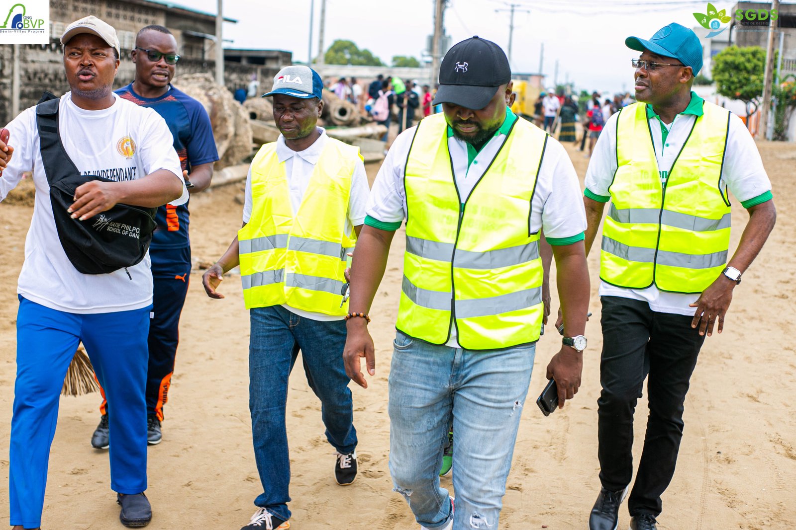 Nettoyage de la place de la corniche sis à Akpakpa dodomey le 21 Décembre 2024